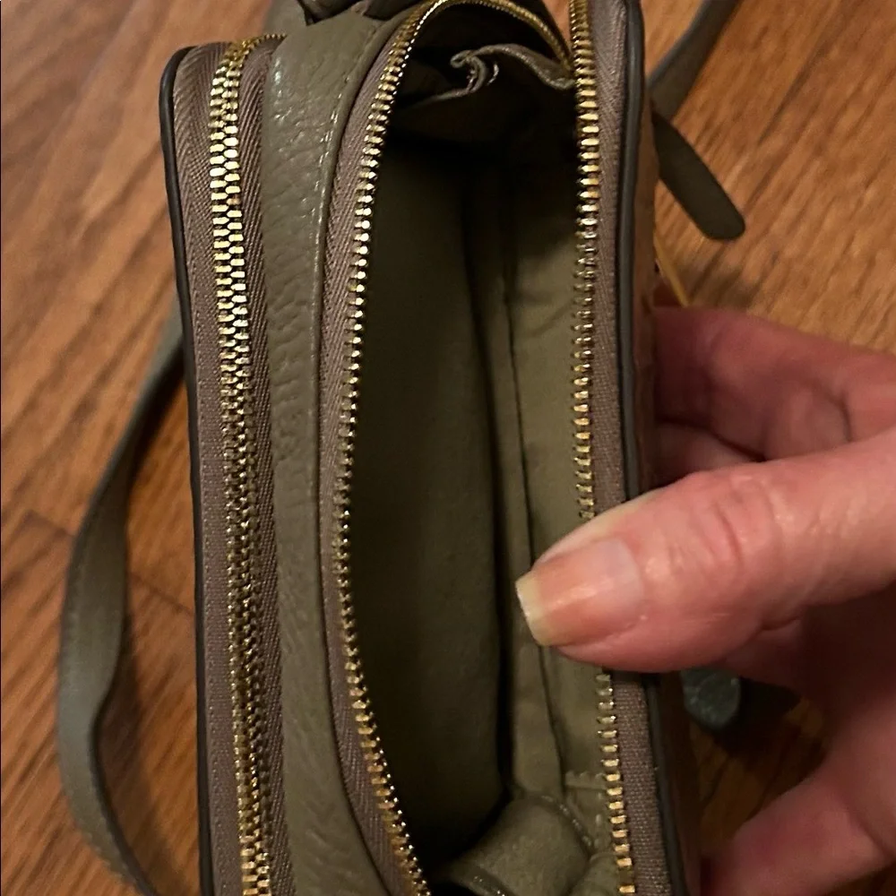 GILI leather wristlet, phone bag. Crossbody - Picture 6 of 11